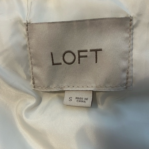 LOFT Puffer Vest - Picture 3 of 6